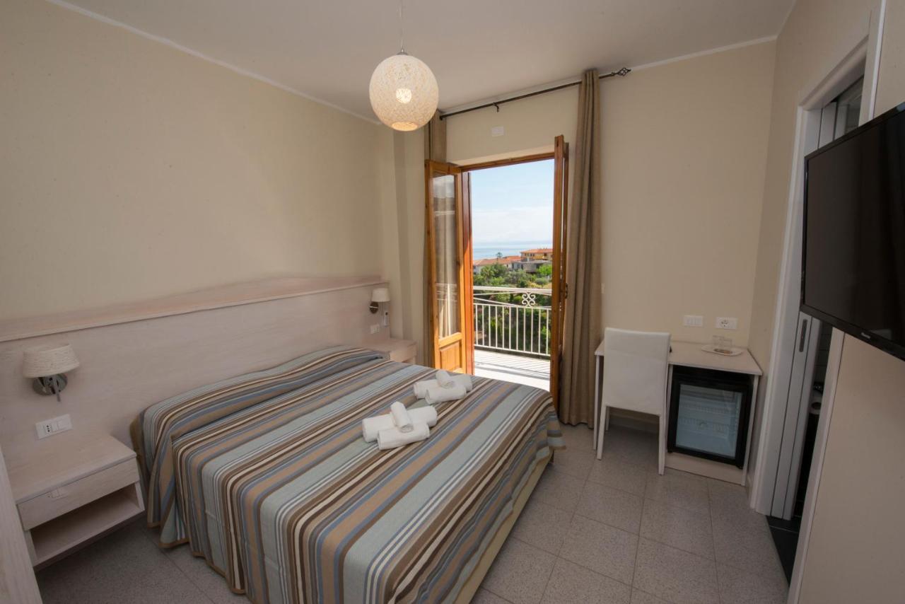 Donna Rosa Accommodation Tropea Buitenkant foto